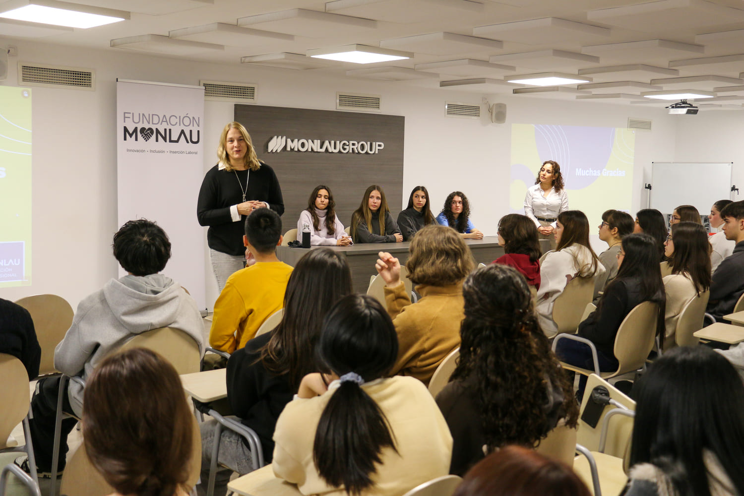 Fundación Monlau impulsa mujeres en automoción e informática en el 8M